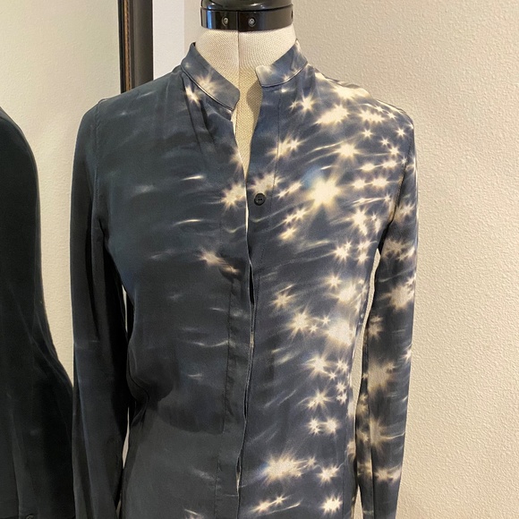 Akris Tops - Akris Photo print sparkling water sz 6 100%silk